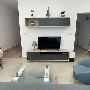 https://new-two-bedroom-flat-kamila-on-a-dwell.hotelssaintjulians.com